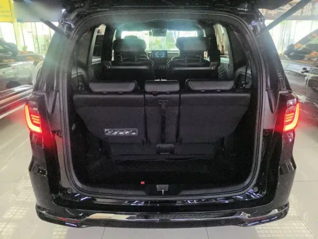 Honda Elysion — Фото автомобиля 8