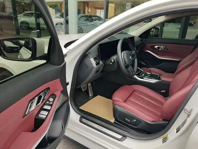 BMW i3 — Фото автомобиля 15