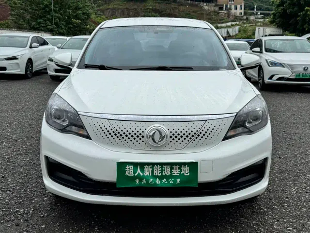 Фотография автомобиля — Dongfeng Fengshen E70