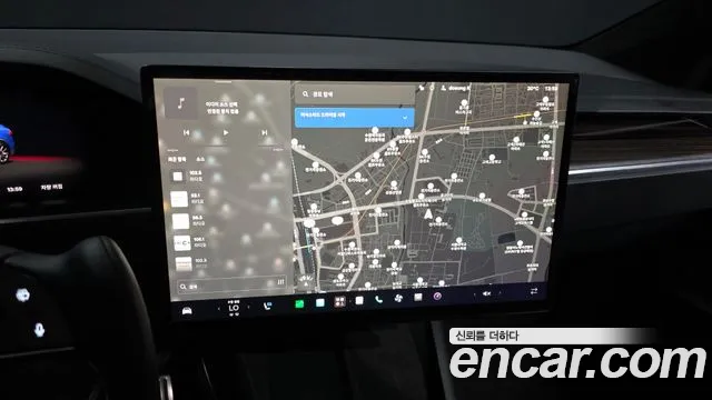Tesla Model X — Фото автомобиля 12