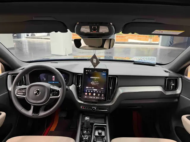 Volvo XC60 — Фото автомобиля 16