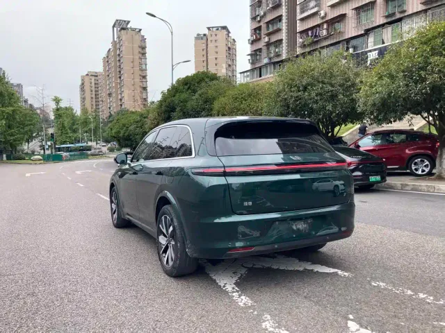 Li Auto L7 — Фото автомобиля 5