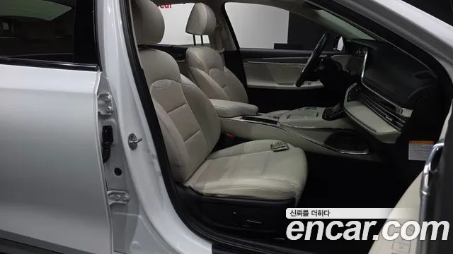Hyundai Grandeur (New) Hybrid — Фото автомобиля 17