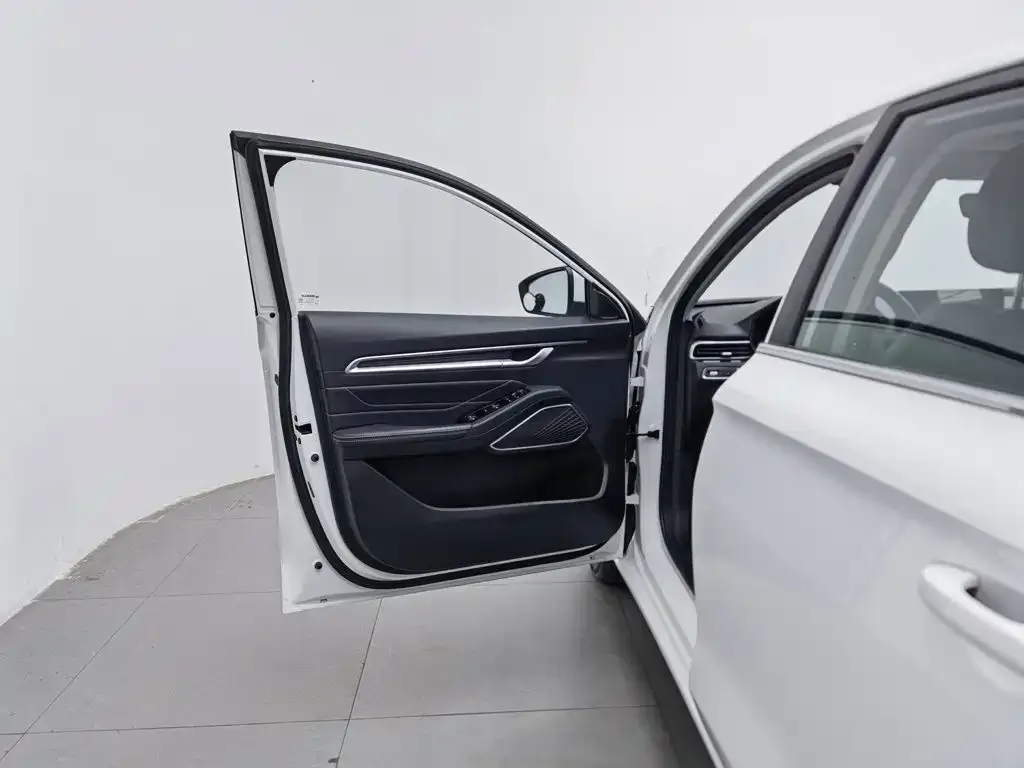 Geely Emgrand 2022 4th Generation 1.5L CVT Premium — Фото автомобиля 8