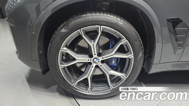BMW X5 xDrive 40i M Sport Pro — Фото автомобиля 5