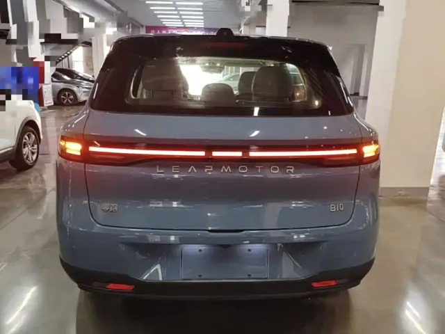 Leapmotor B10 — Фото автомобиля 5
