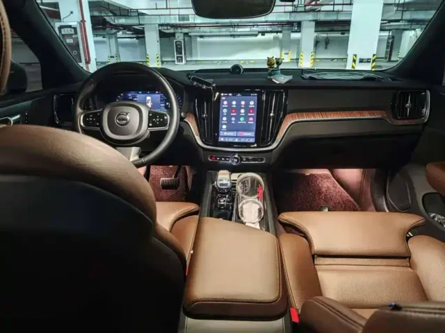 Volvo S60 — Фото автомобиля 6