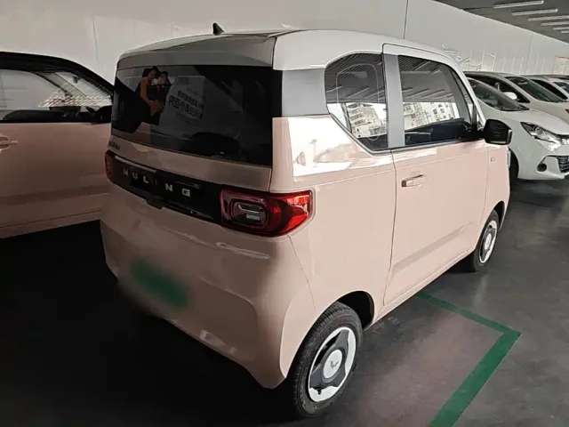 Wuling Hongguang Mini EV — Фото автомобиля 6