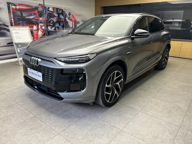 Фотография автомобиля — Audi Q6L e-tron