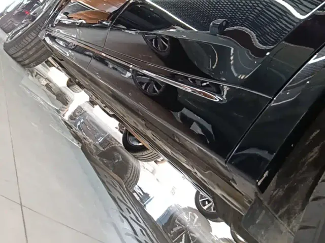 Li Auto L8 — Фото автомобиля 21
