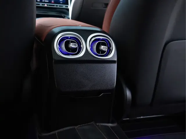 Mercedes-Benz C-Class — Фото автомобиля 18