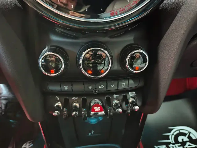 MINI Hatch — Фото автомобиля 12