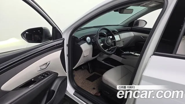 Hyundai Tucson Tucson (NX4) Бензин 1.6 турбо 2WD — Фото автомобиля 9