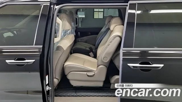 Kia Canival Новый Carnival 4 поколение Бензин 9 мест Hi-Limousine (Спецкузов) — Фото автомобиля 19