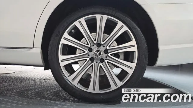 Mercedes-Benz E-Class W213 — Фото автомобиля 21