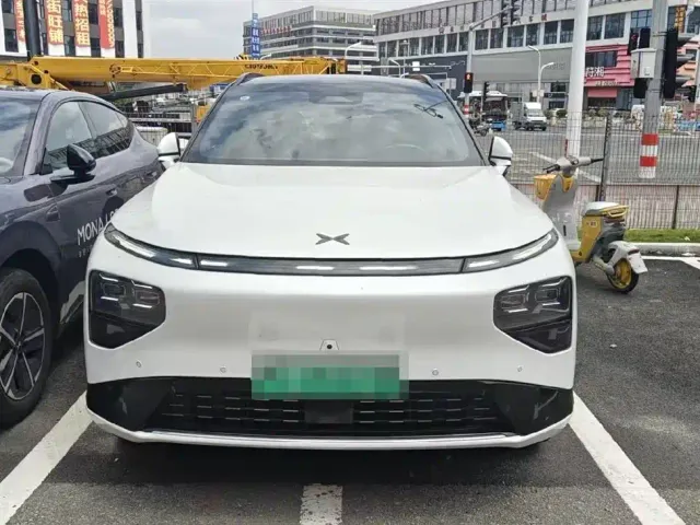 Xpeng G9 — Фото автомобиля 2