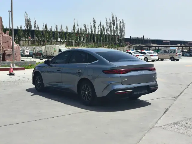 BYD Qin L — Фото автомобиля 7