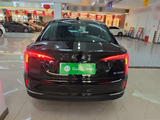 Hongqi E-QM5 — Фото автомобиля 5
