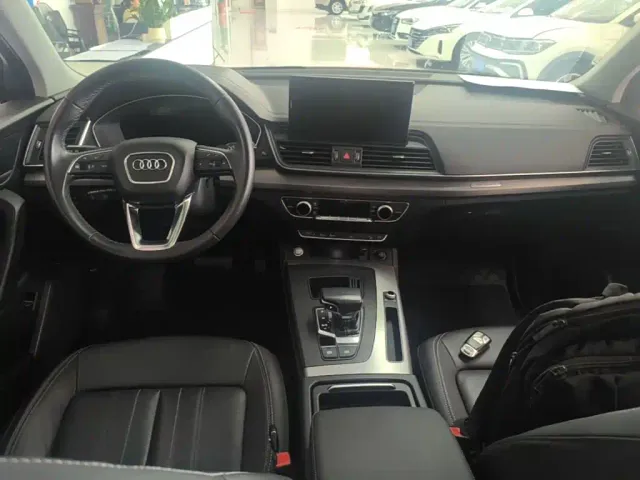 Audi Q5L — Фото автомобиля 9
