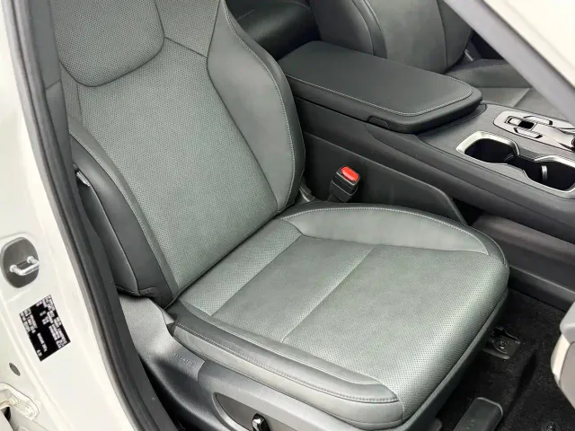Lexus RZ — Фото автомобиля 17