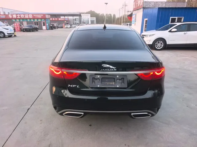 Jaguar XFL — Фото автомобиля 9