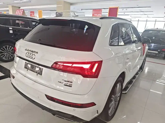 Audi Q5L — Фото автомобиля 6