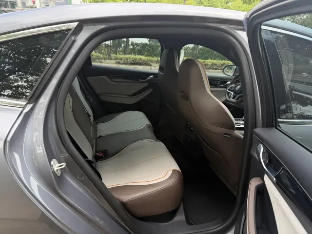 BYD Qin PLUS 2024 Glory Edition EV 510KM Leading — Фото автомобиля 10
