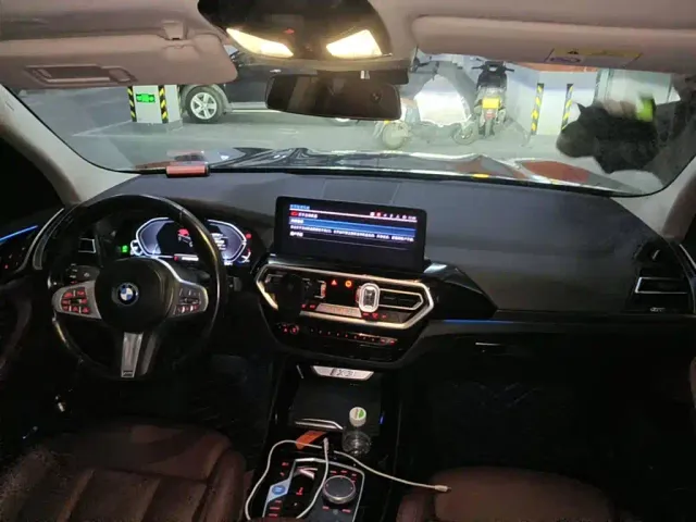 BMW iX3 — Фото автомобиля 12