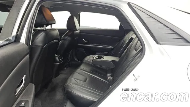 Hyundai Avante CN7 — Фото автомобиля 12