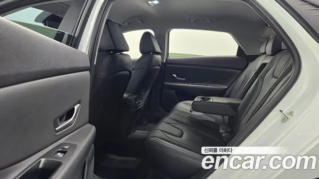Hyundai Avante CN7 — Фото автомобиля 12