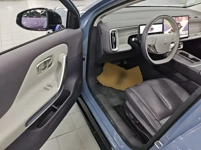 Leapmotor B01 — Фото автомобиля 15