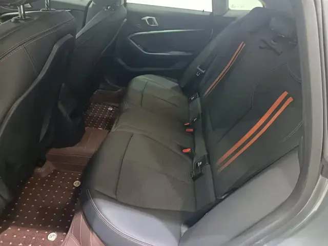 BMW 2 Series — Фото автомобиля 14