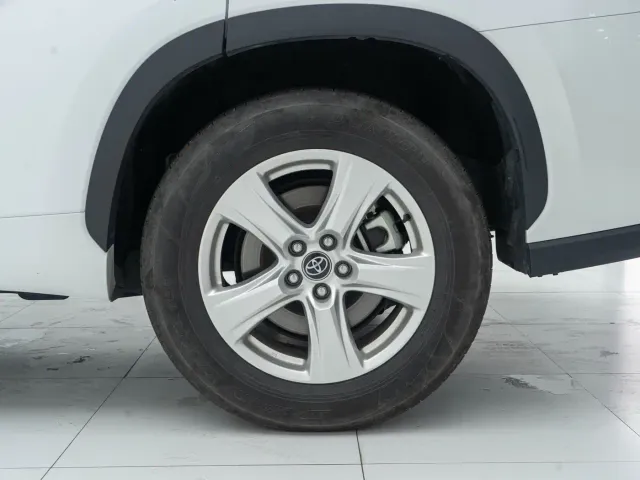 Toyota Highlander — Фото автомобиля 20