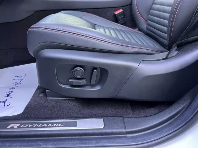 Land Rover Discovery Sport — Фото автомобиля 19