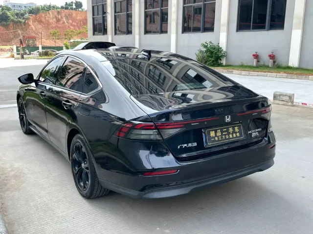 Honda Accord — Фото автомобиля 4