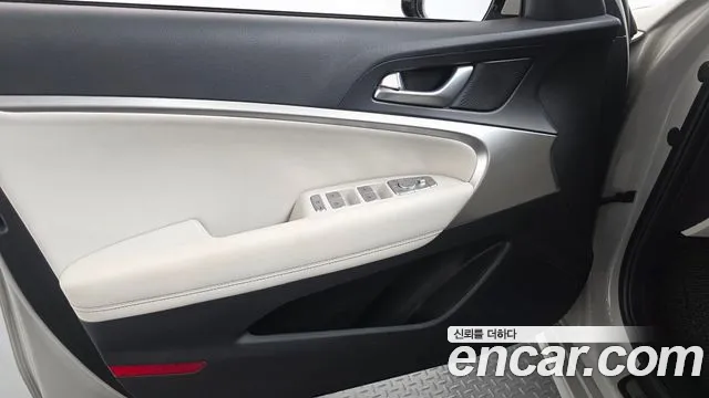 Genesis G70 — Фото автомобиля 23