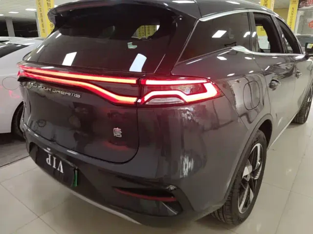 BYD Tang — Фото автомобиля 7