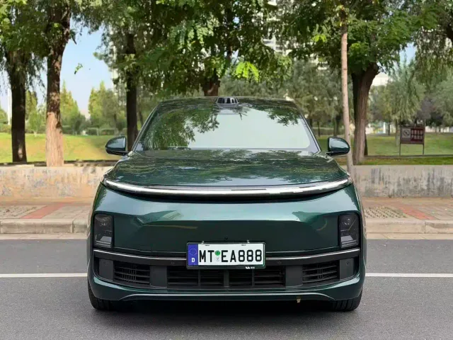 Li Auto L9 — Фото автомобиля 2