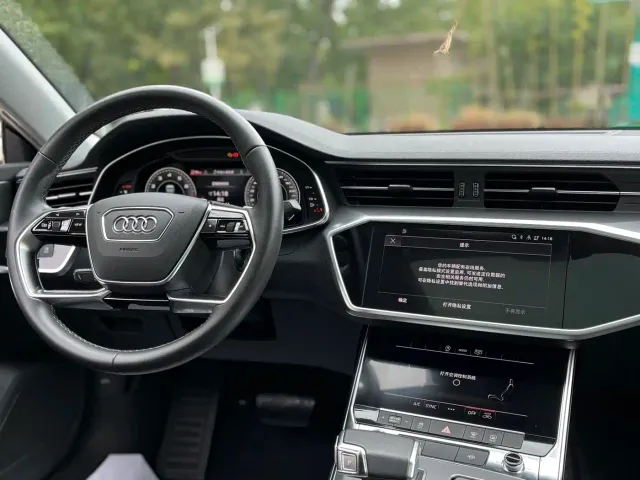 Audi A7L — Фото автомобиля 11