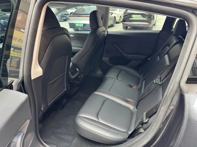 Tesla Model Y — Фото автомобиля 9