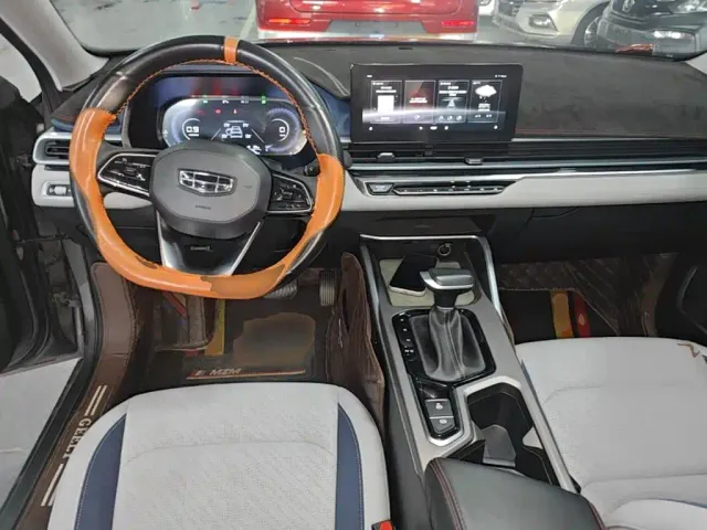 Geely Emgrand — Фото автомобиля 9