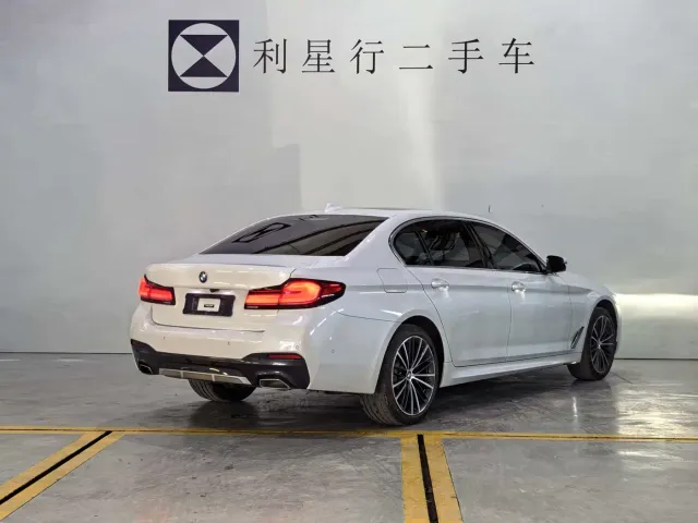 BMW 5 Series — Фото автомобиля 6