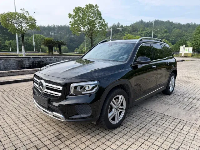 Фотография автомобиля — Mercedes-Benz GLB-Class