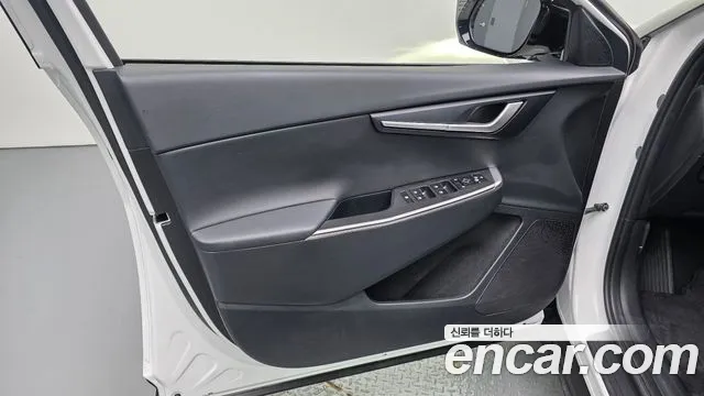 Kia EV6 — Фото автомобиля 24