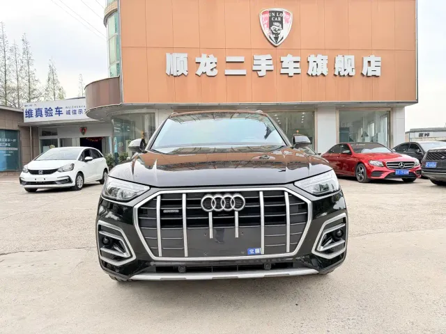 Audi Q5L — Фото автомобиля 2