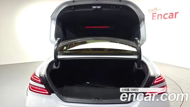 Genesis G70 Новый G70 Бензин 2.5T 2WD — Фото автомобиля 16