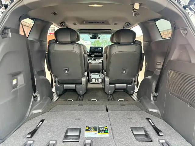 Toyota Sienna — Фото автомобиля 15
