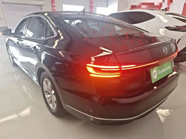 Volkswagen Passat — Фото автомобиля 4