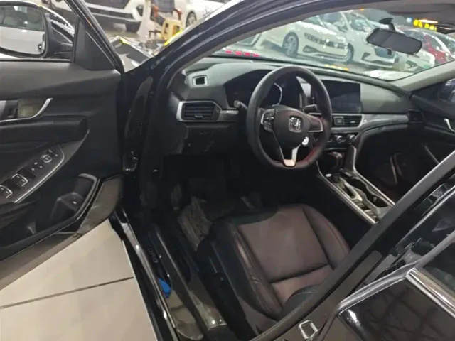 Honda Accord — Фото автомобиля 15