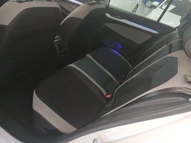Volkswagen Golf 2023 280TSI DSG Pro — Фото автомобиля 16